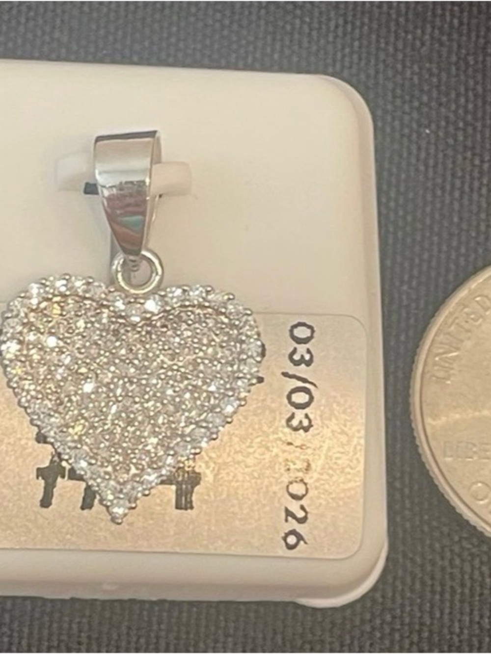 Beautiful Heart Shape Moissanite pendant 0.50ctw rhodium plating over 925 silver - Picture 3 of 6